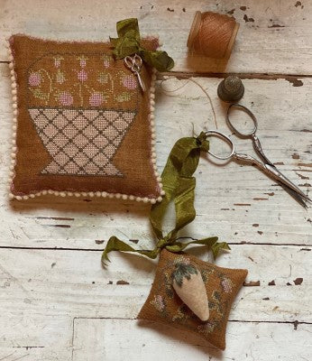 Strawberry Basket Pinkeep & Scissor Fob by Stacy Nash Primitives
