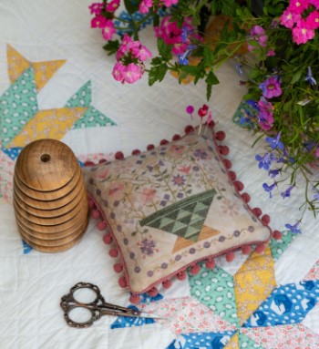 Betsy's Summer Basket by Pansy Patch Quilts and Stitchery